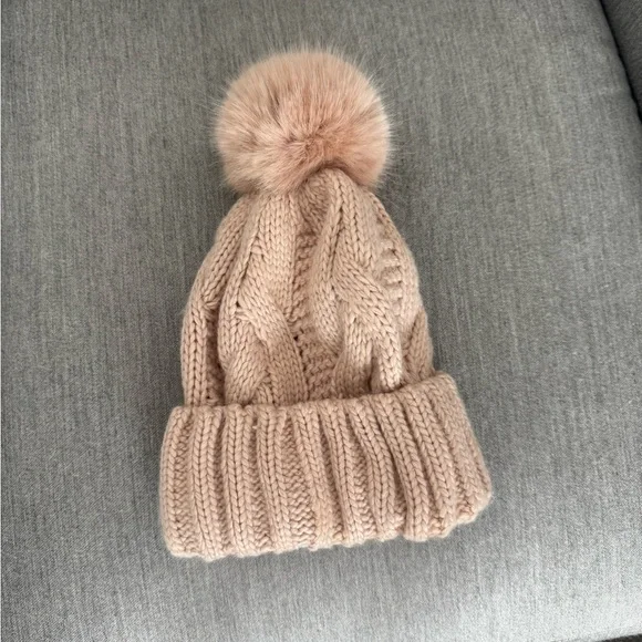 Warm hat - Picture 1 of 1